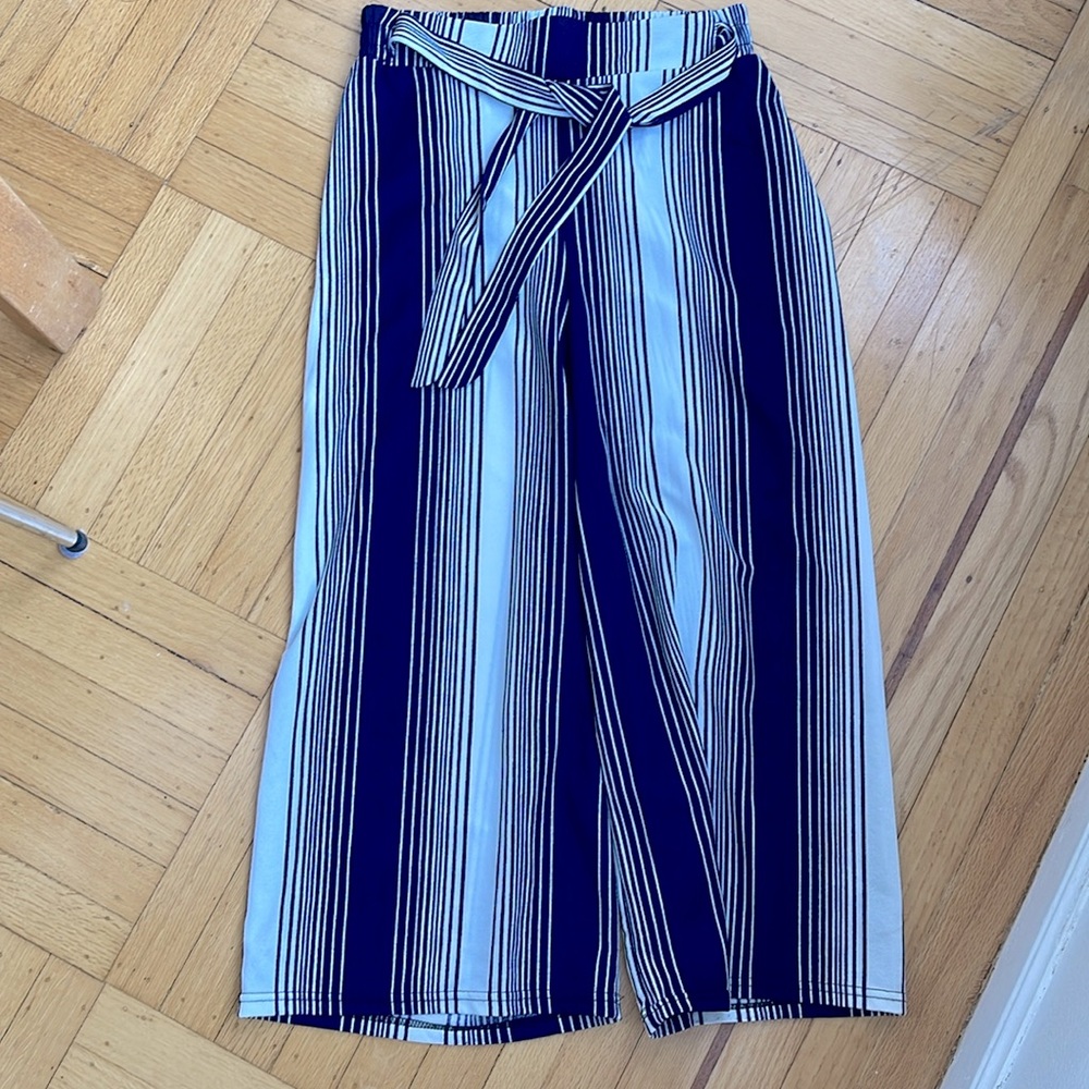 Wide leg capri pants